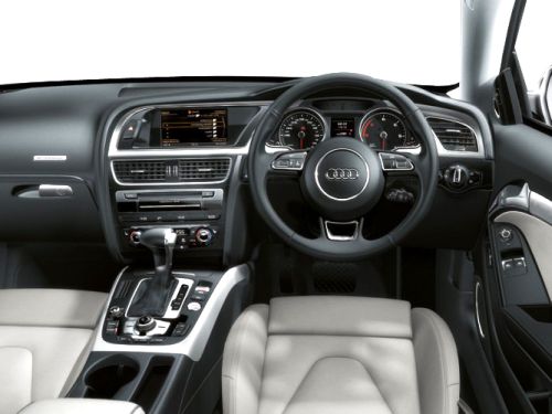 interior-dashboard-mobil-audi-a5-coupe
