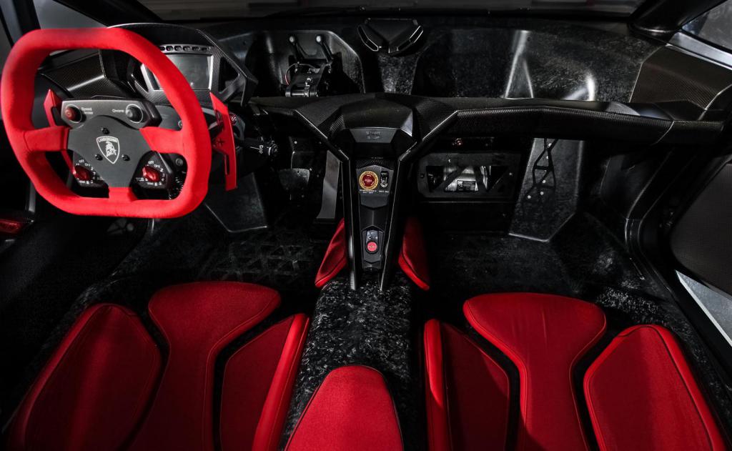 interior-Lamborghini-Sesto-Elemento