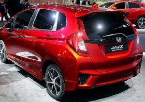 2017-Honda-Jazz-rear-view