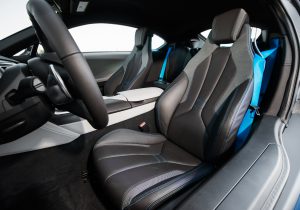 BMW-i8-driver-interior-seats