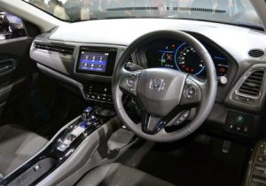 interior-dashboard-mobil-honda-hrv