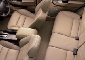 interior-mobil-ford-escape