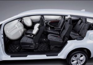 interior mobil toyota kijang innova 2016